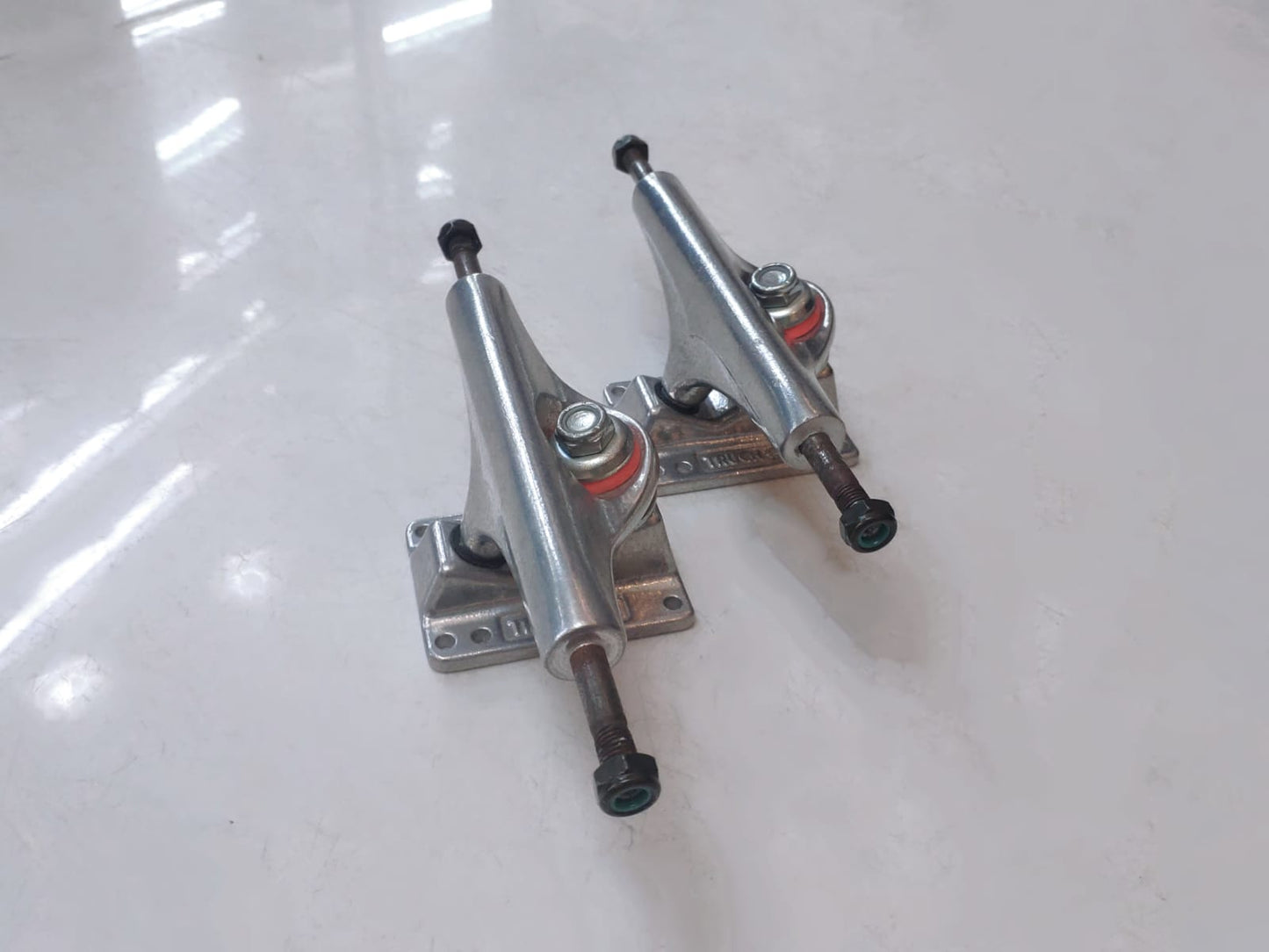 Trucks Gullwing USA 135 mm