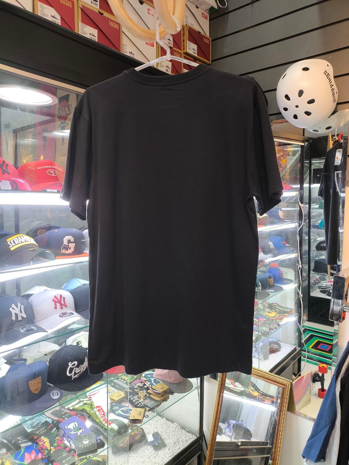 Camiseta New Era Basic Tim E Lasrai / Preto Raiders