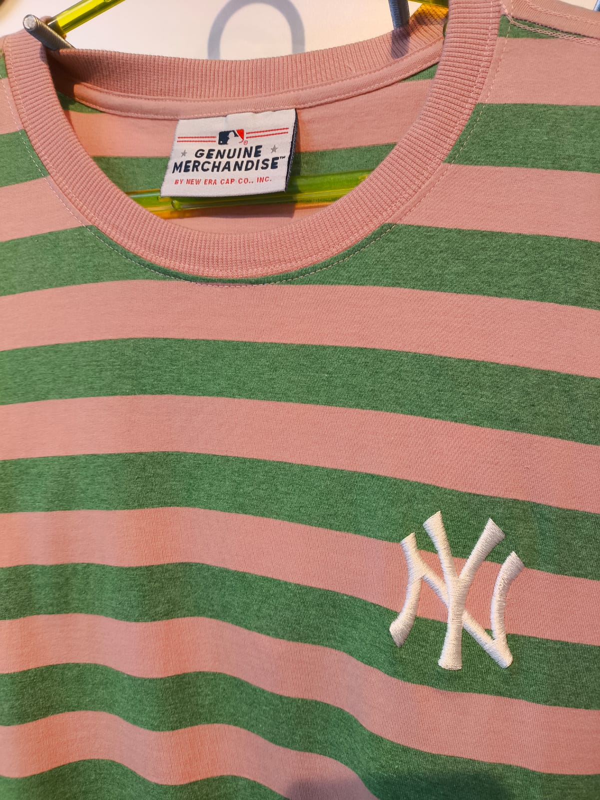 Camiseta Have Fun Stripes NEYYAN New Era NY