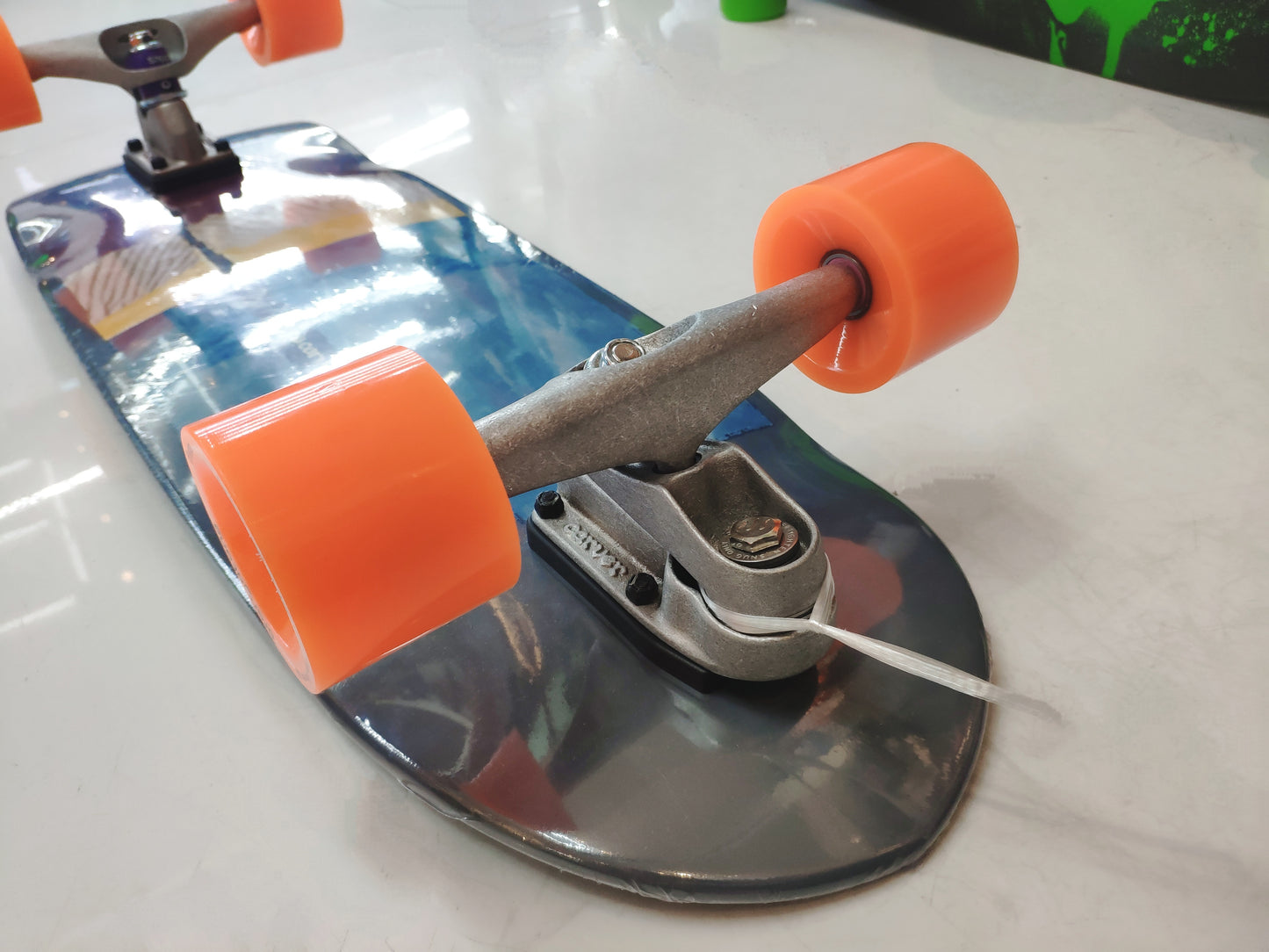 Skateboards Simulador de Surf Longboard Loaded // Carver Bolsa C7