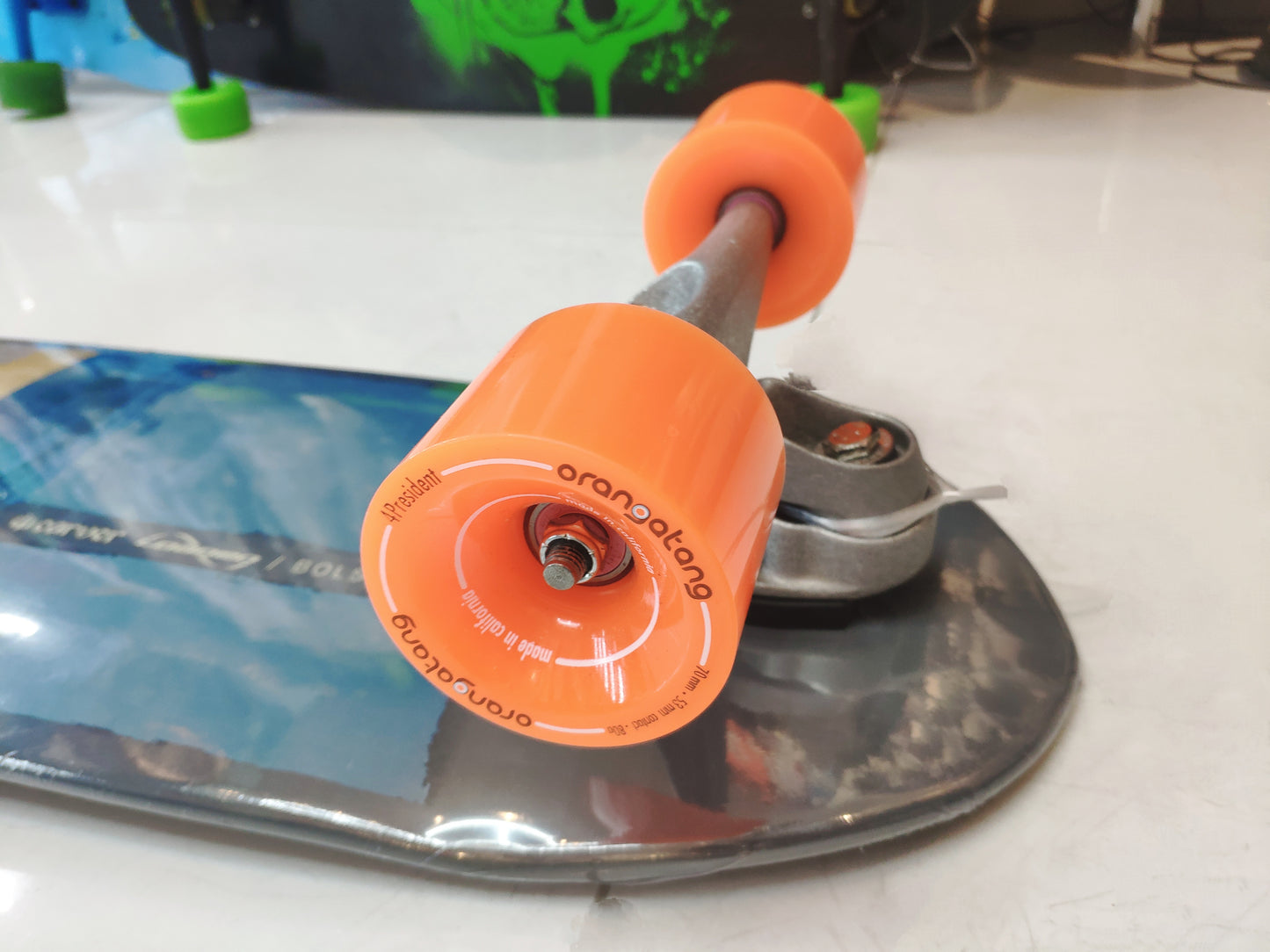 Skateboards Simulador de Surf Longboard Loaded // Carver Bolsa C7