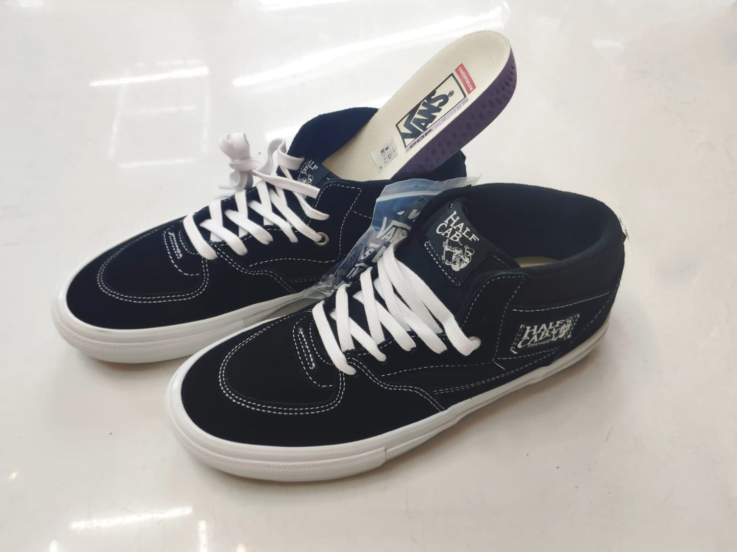 Tênis Vans Skate Half Cab Back White / Preto 42 BR