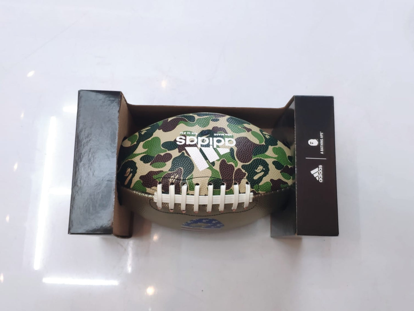 Bola de Futebol Americana Adidas x Bape Ball