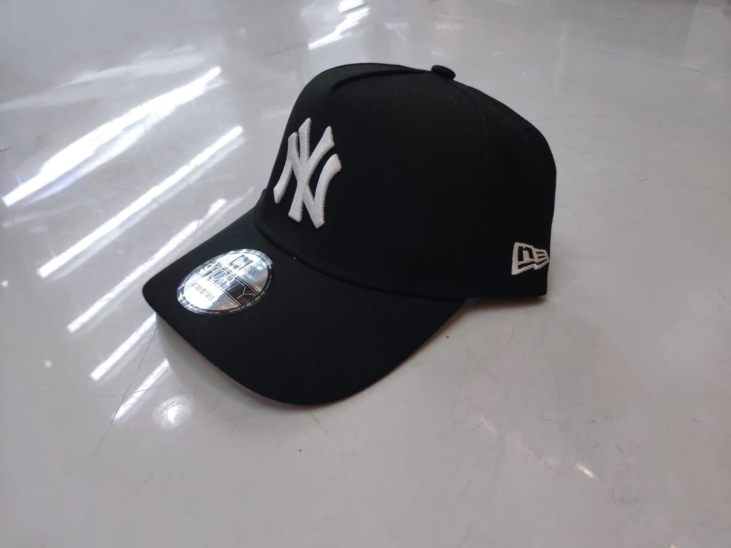 Bone New Era 9FORTY A-FRAME New York Yankees / Preto