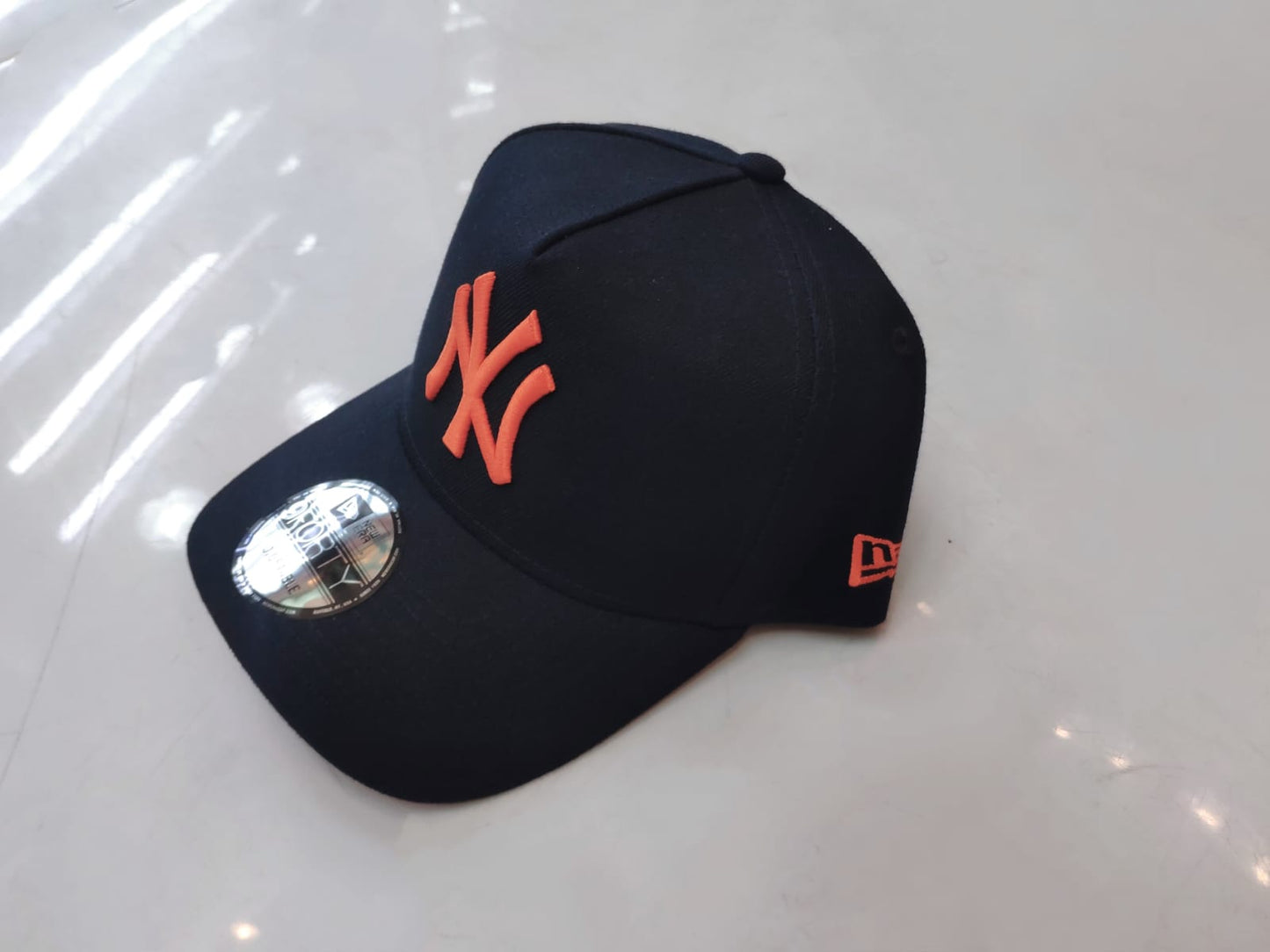 Bone New Era 9FORTY A-FRAME New York Yankees Azul Marinho / Laranja