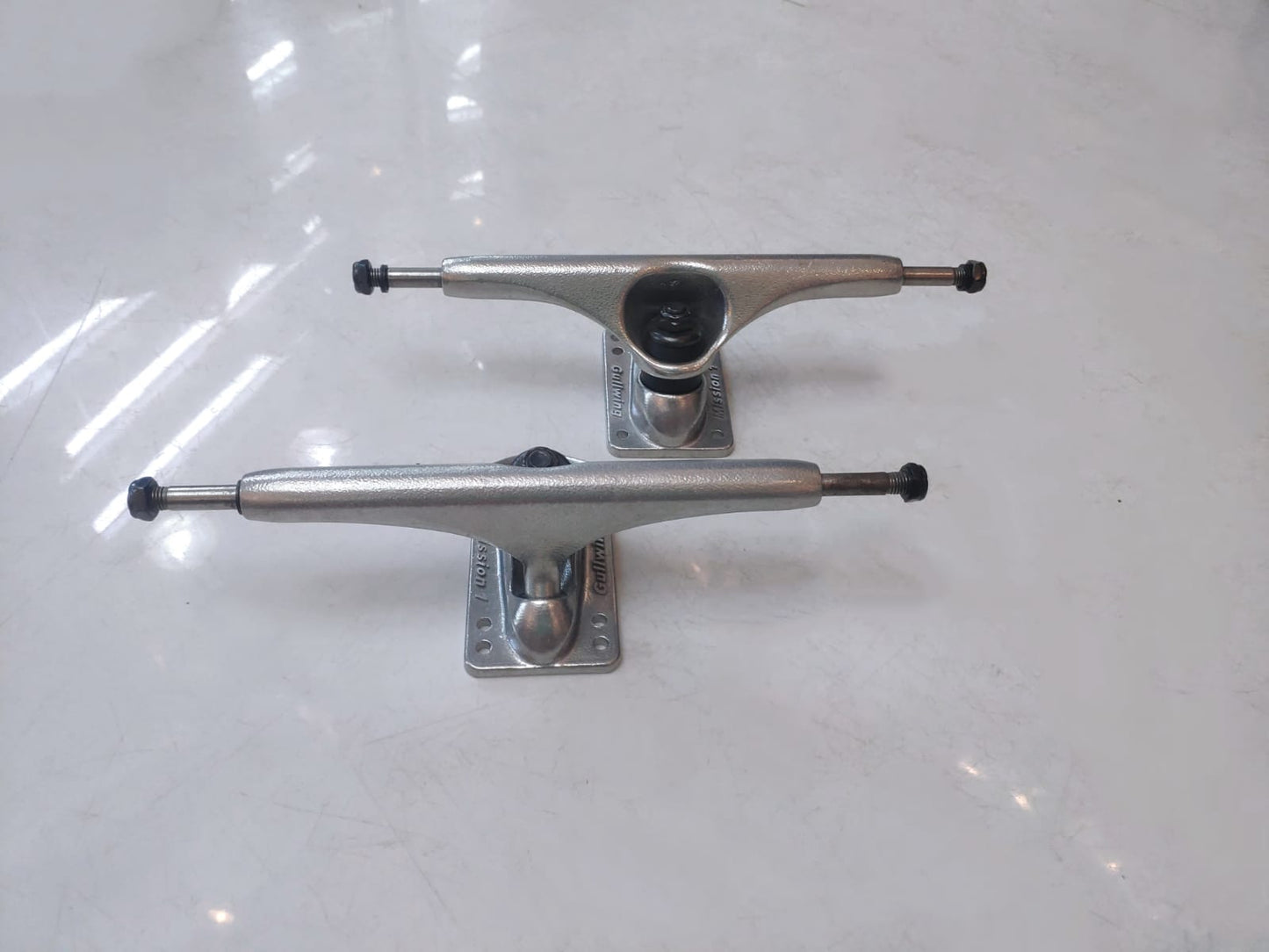 Trucks Gullwing USA 185 mm