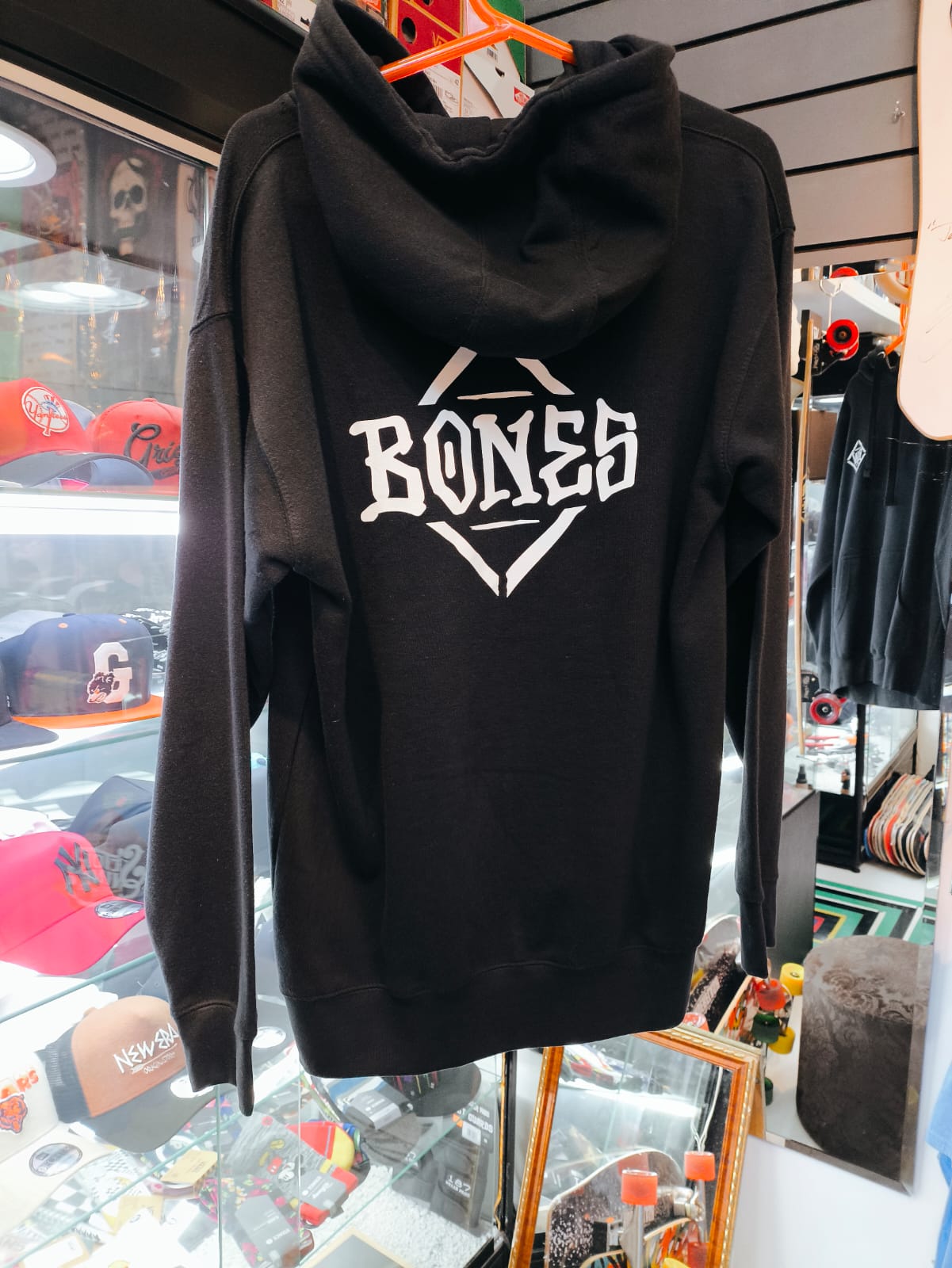 Moletom Bones Wheels Diamond Hoody Black / Preto