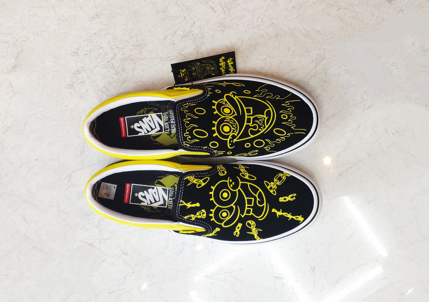 Tênis Skate Slip-On Vans X Bob Esponja Gigliotti