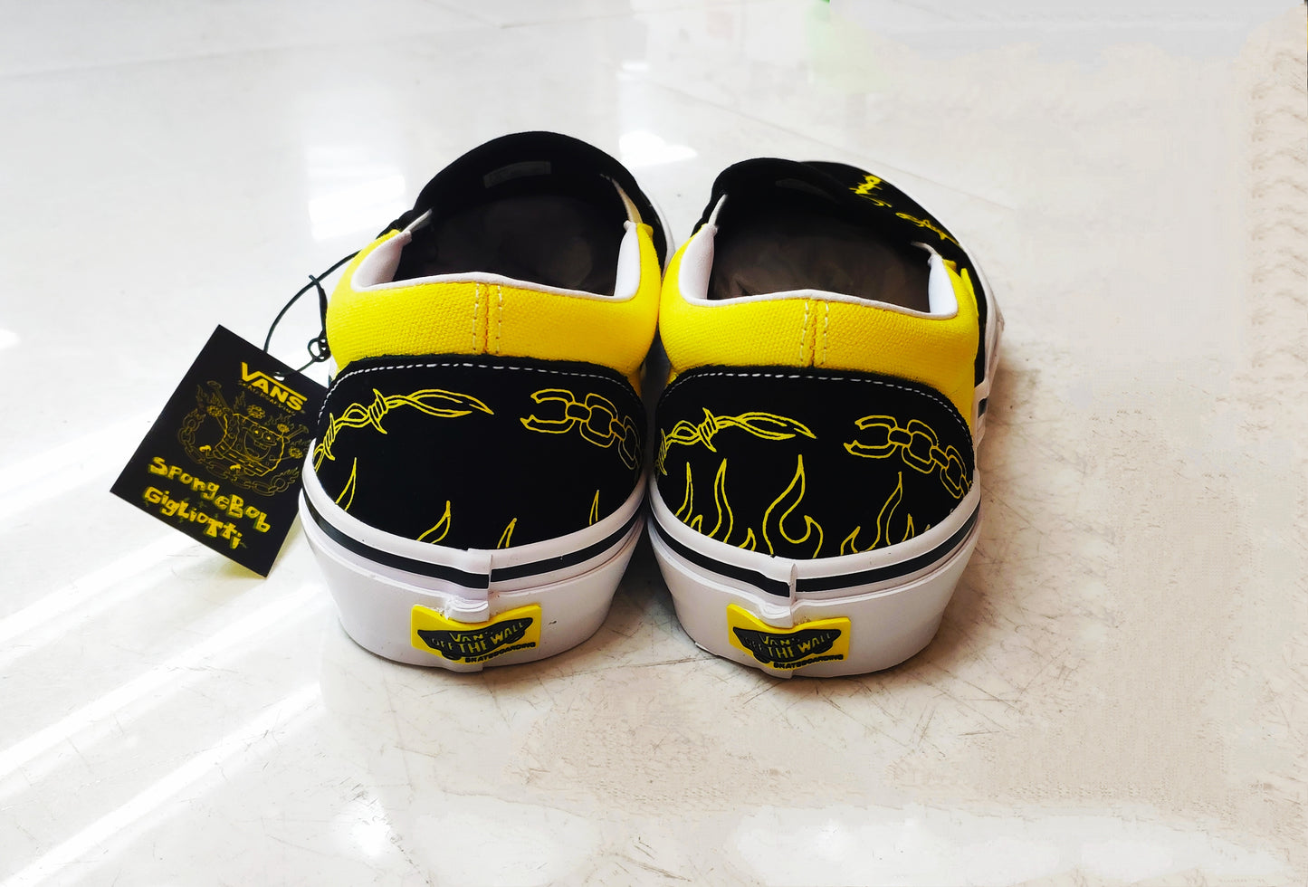 Tênis Skate Slip-On Vans X Bob Esponja Gigliotti