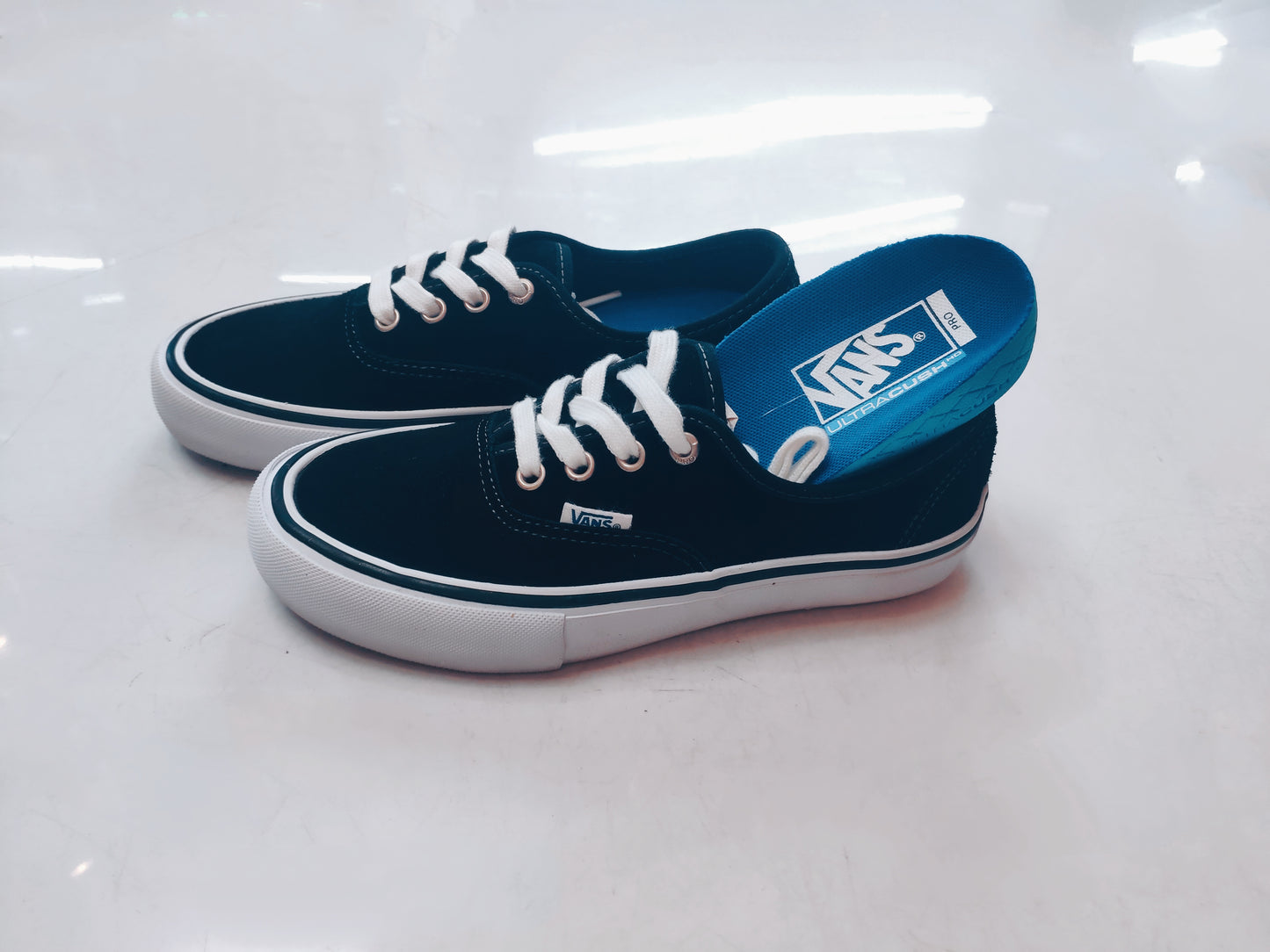 Tênis Vans Skate Authentic Pro Suede Black / Preto